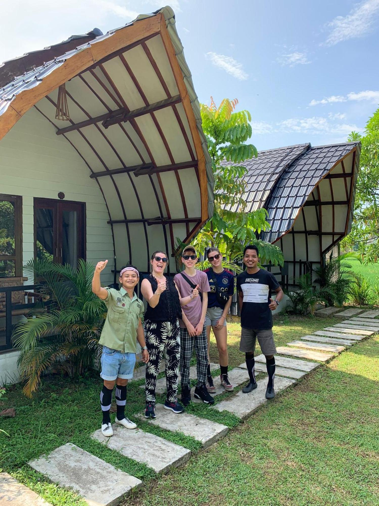 Gino'S Place - Guest House & Jungle Trekking Bukit Lawang Extérieur photo